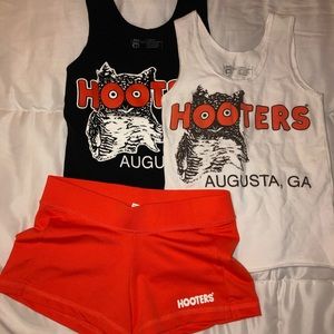 Hooters outfit LEGIT